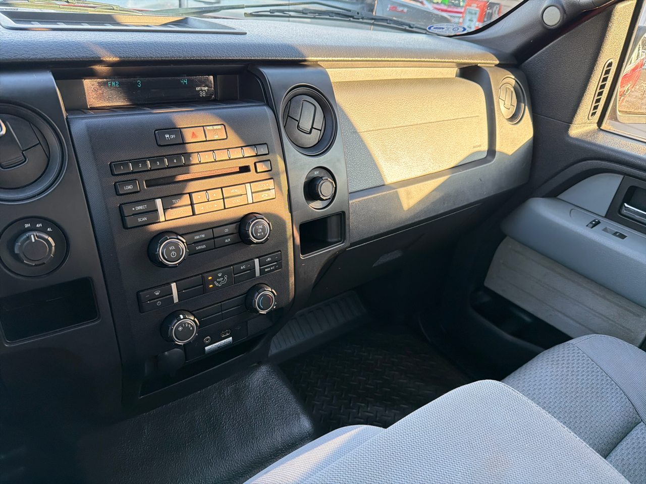 Ford F-150 4WD SuperCab 163" XL 2014