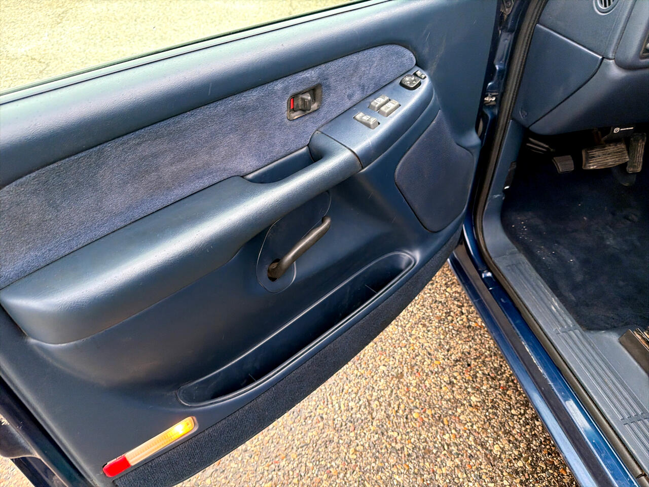 Chevrolet Silverado 1500 Ext Cab 143.5" WB LS 1999