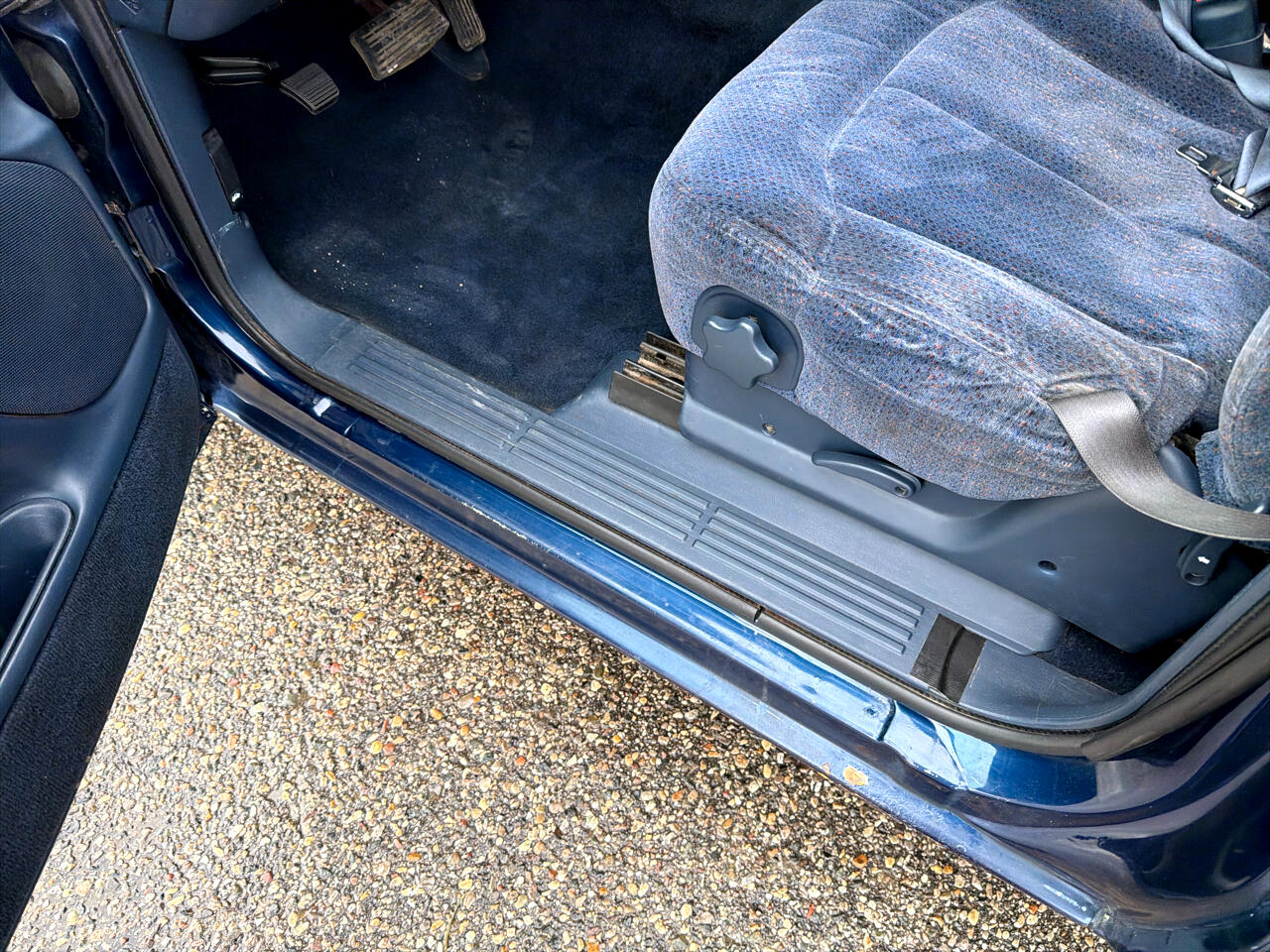 Chevrolet Silverado 1500 Ext Cab 143.5" WB LS 1999