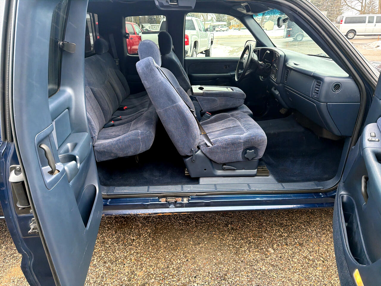 Chevrolet Silverado 1500 Ext Cab 143.5" WB LS 1999