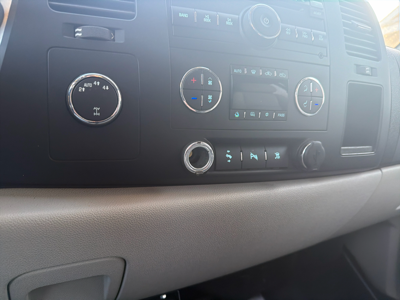 Chevrolet Silverado 1500 4WD Ext Cab 143.5" LT 2010