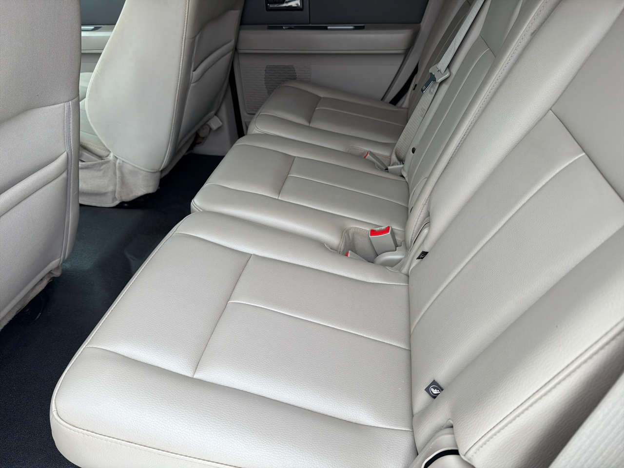 Ford Expedition 4WD 4dr XL 2014