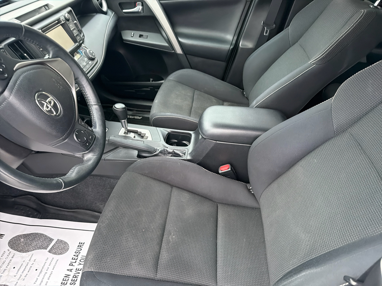Toyota RAV4 AWD 4dr XLE (Natl) 2016