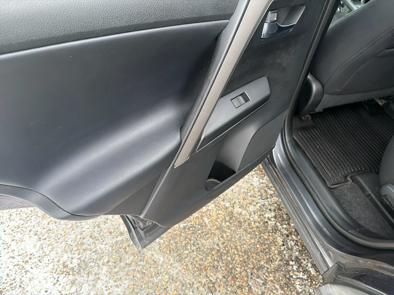 Toyota RAV4 AWD 4dr XLE (Natl) 2016