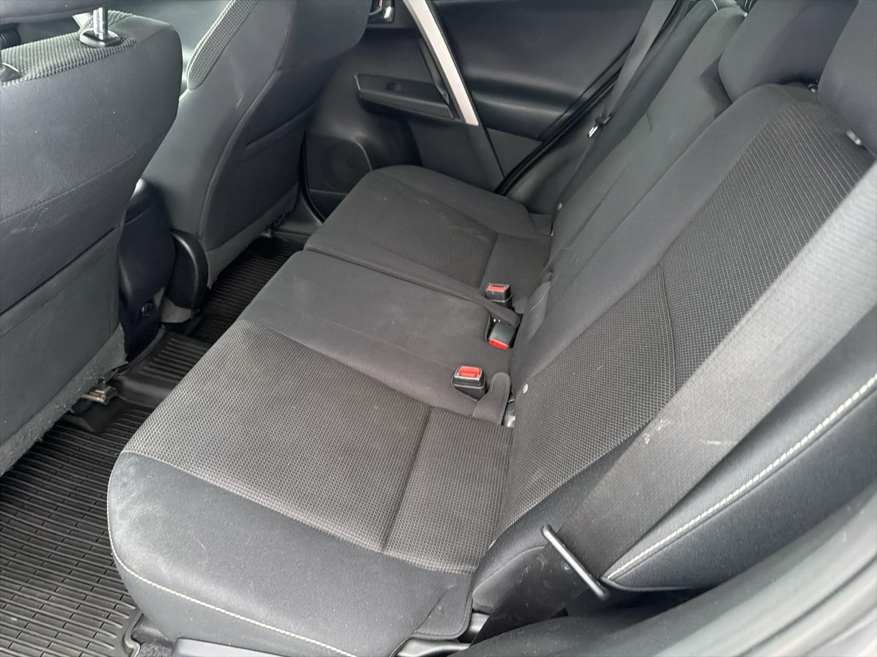 Toyota RAV4 AWD 4dr XLE (Natl) 2016