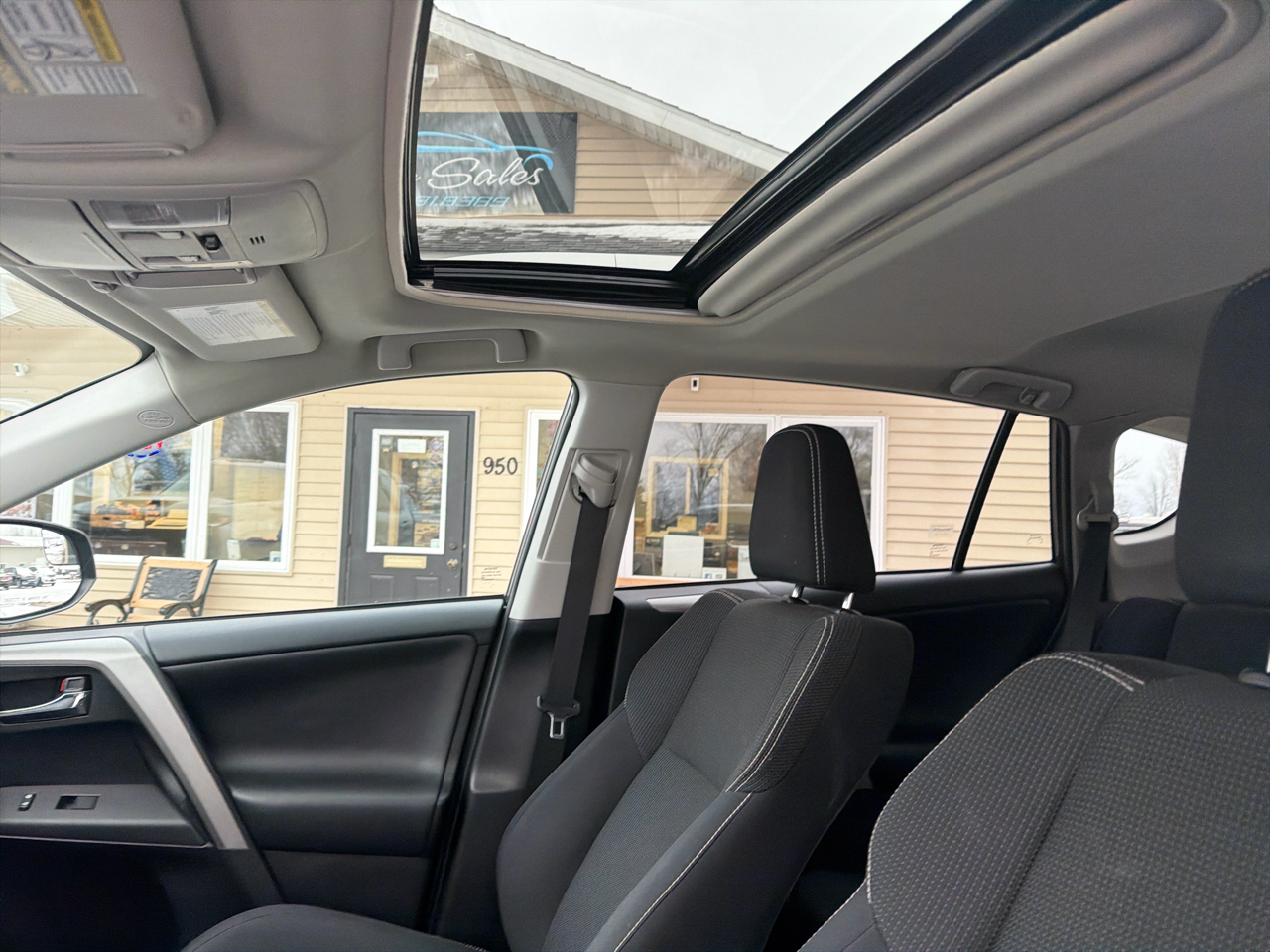 Toyota RAV4 AWD 4dr XLE (Natl) 2016