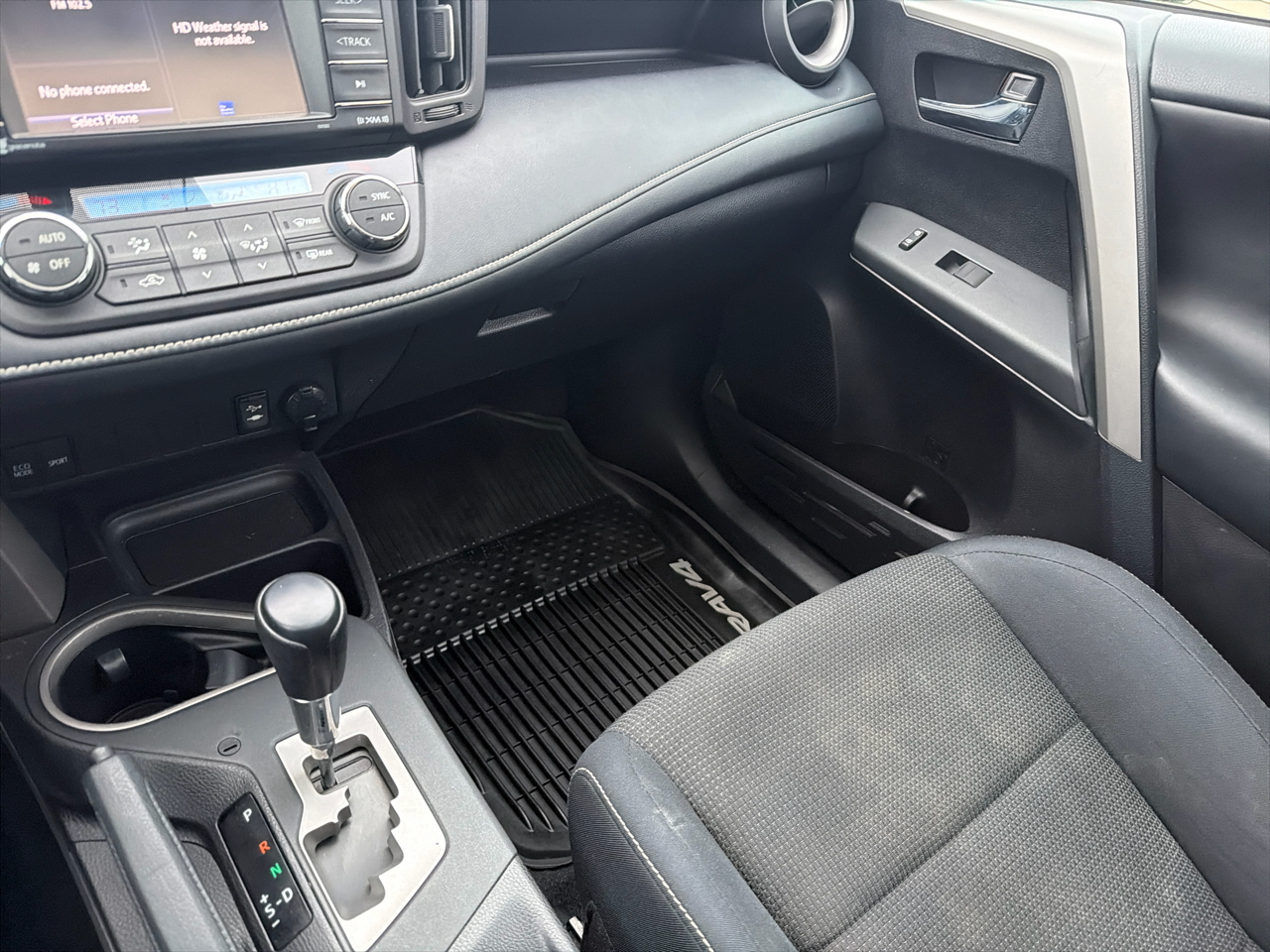 Toyota RAV4 AWD 4dr XLE (Natl) 2016