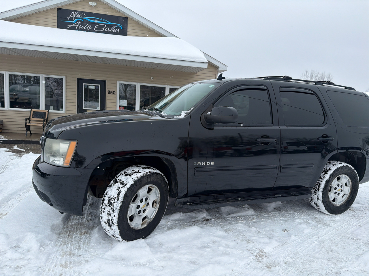 Chevrolet Tahoe 4WD 4dr 1500 LS 2011