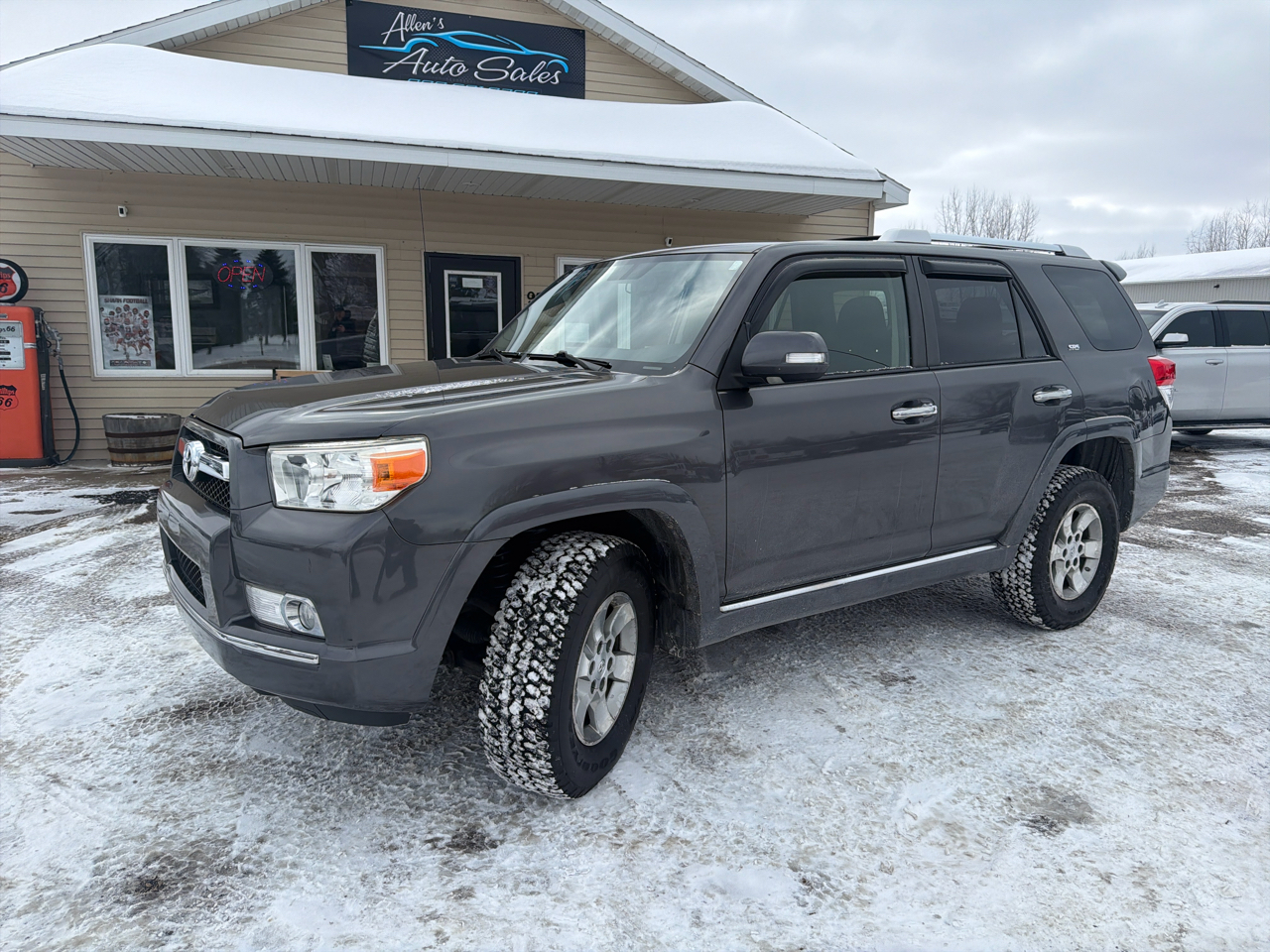 Toyota 4Runner 4WD 4dr V6 SR5 (Natl) 2012