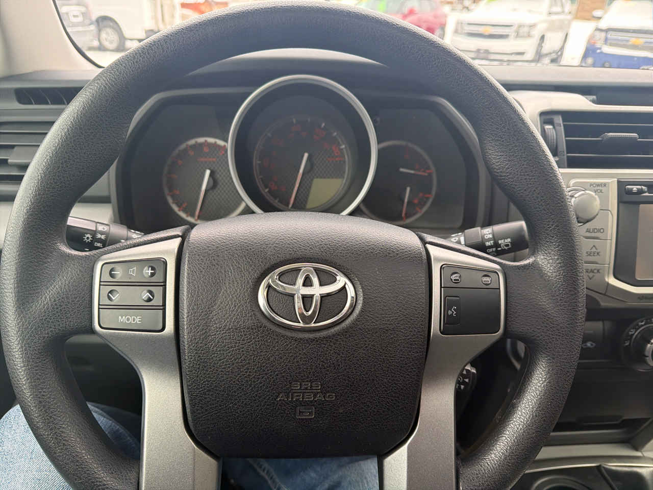 Toyota 4Runner 4WD 4dr V6 SR5 (Natl) 2012