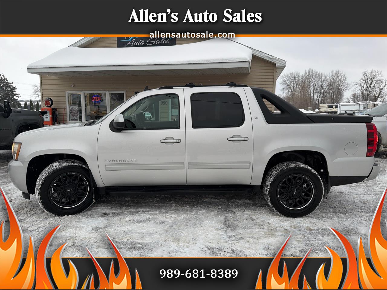 2011 Chevrolet Avalanche 4WD Crew Cab LT
