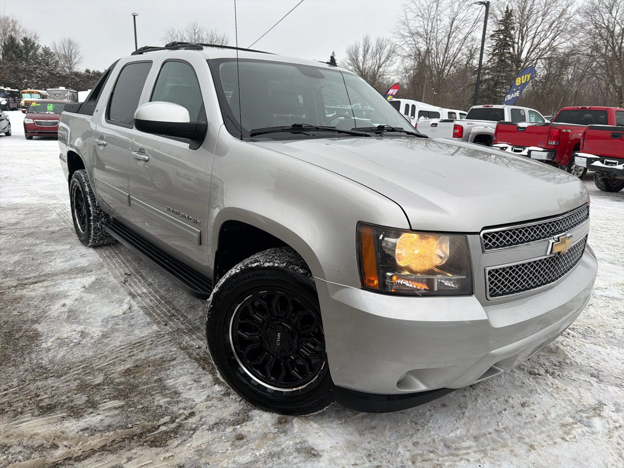 Chevrolet Avalanche 4WD Crew Cab LT 2011