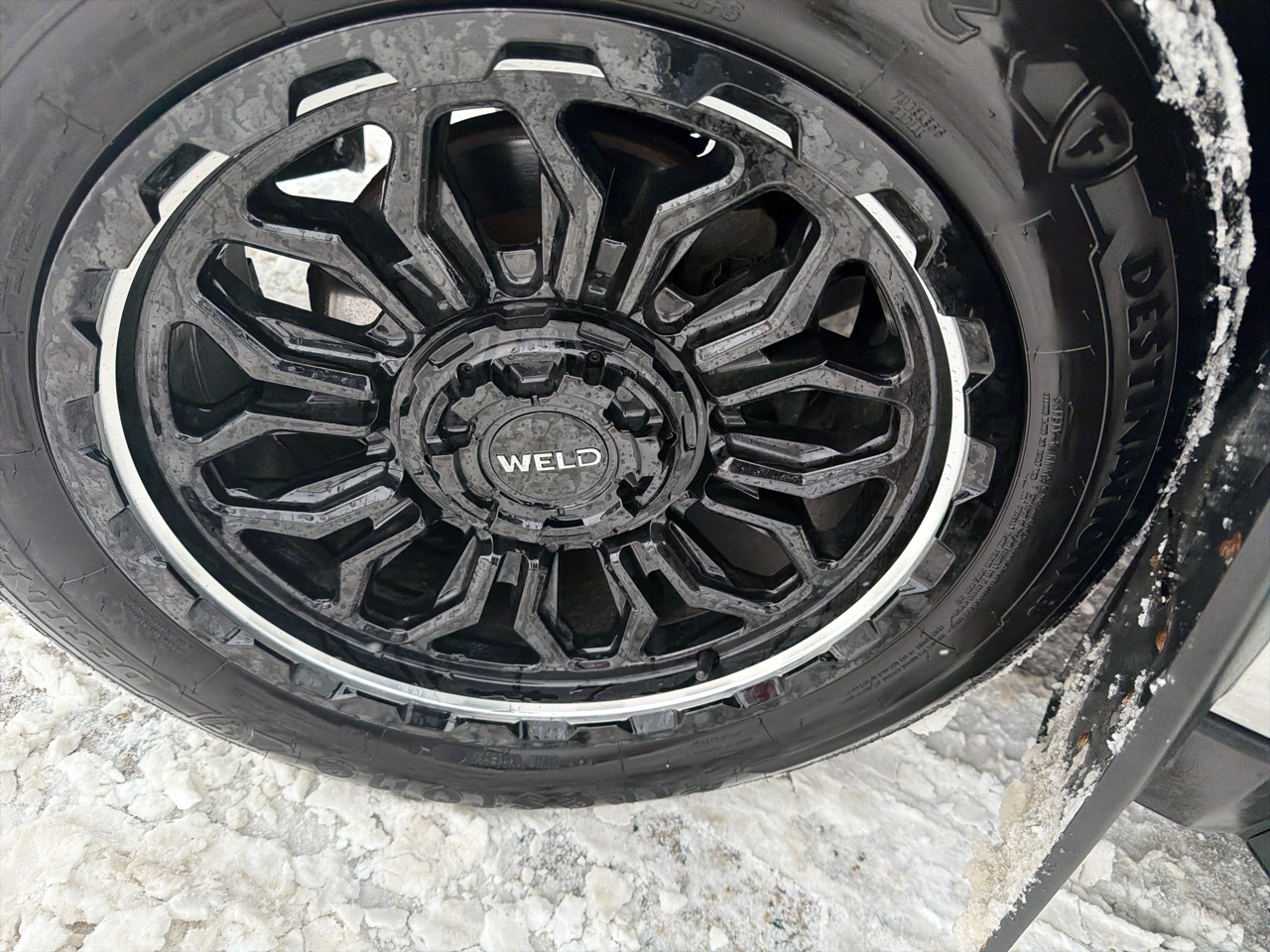 Chevrolet Avalanche 4WD Crew Cab LT 2011