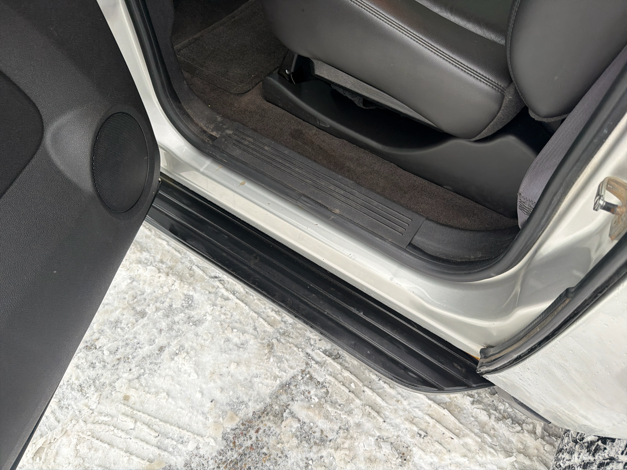 Chevrolet Avalanche 4WD Crew Cab LT 2011