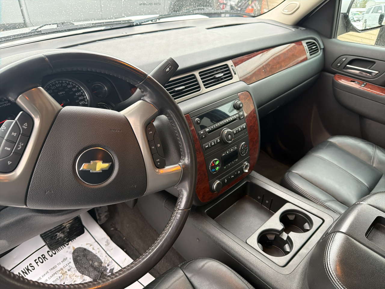 Chevrolet Avalanche 4WD Crew Cab LT 2011