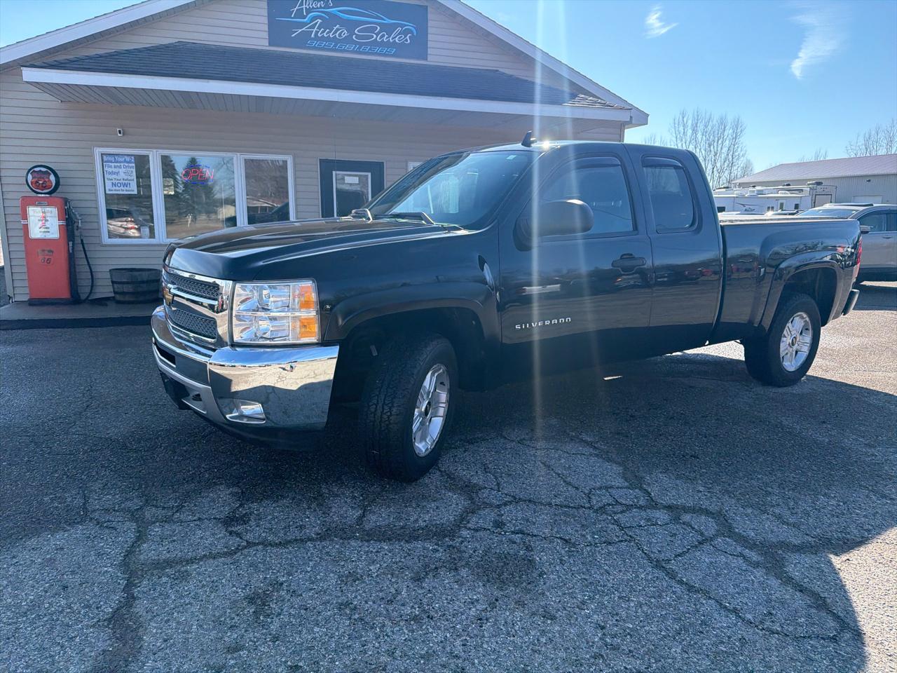 Chevrolet Silverado 1500 4WD Ext Cab 143.5" LT 2012