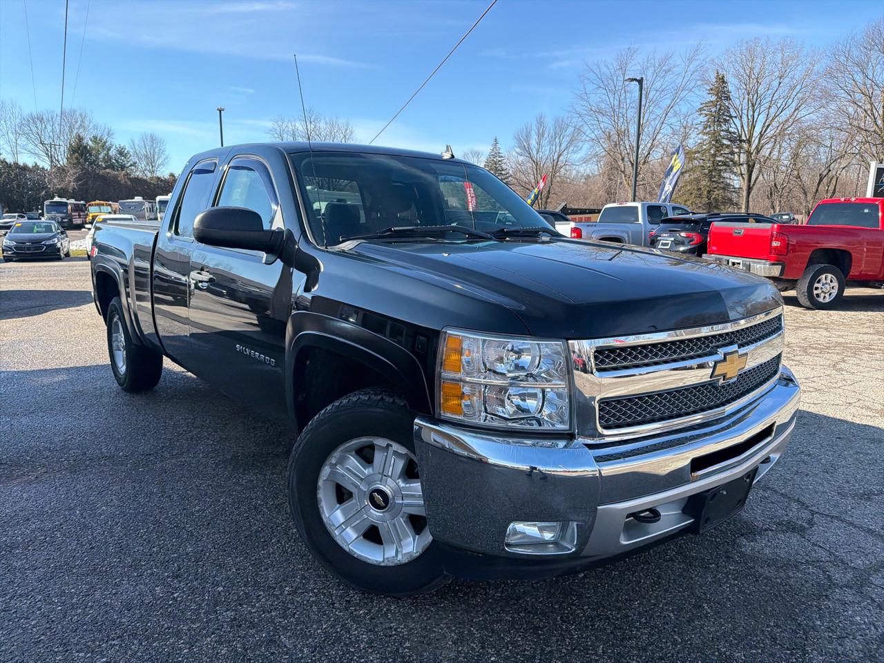 Chevrolet Silverado 1500 4WD Ext Cab 143.5" LT 2012
