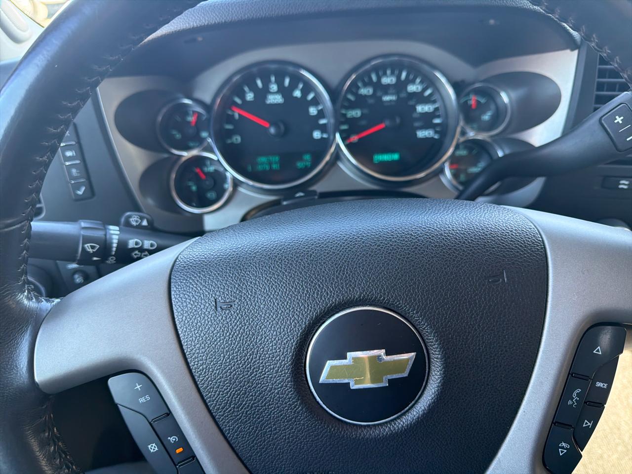 Chevrolet Silverado 1500 4WD Ext Cab 143.5" LT 2012