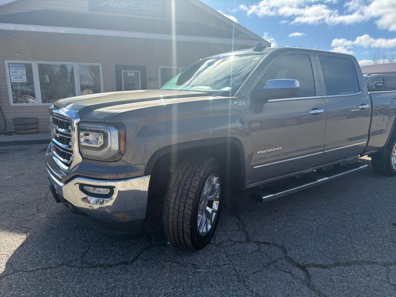 GMC Sierra 1500 4WD Crew Cab 153.0" SLT 2017