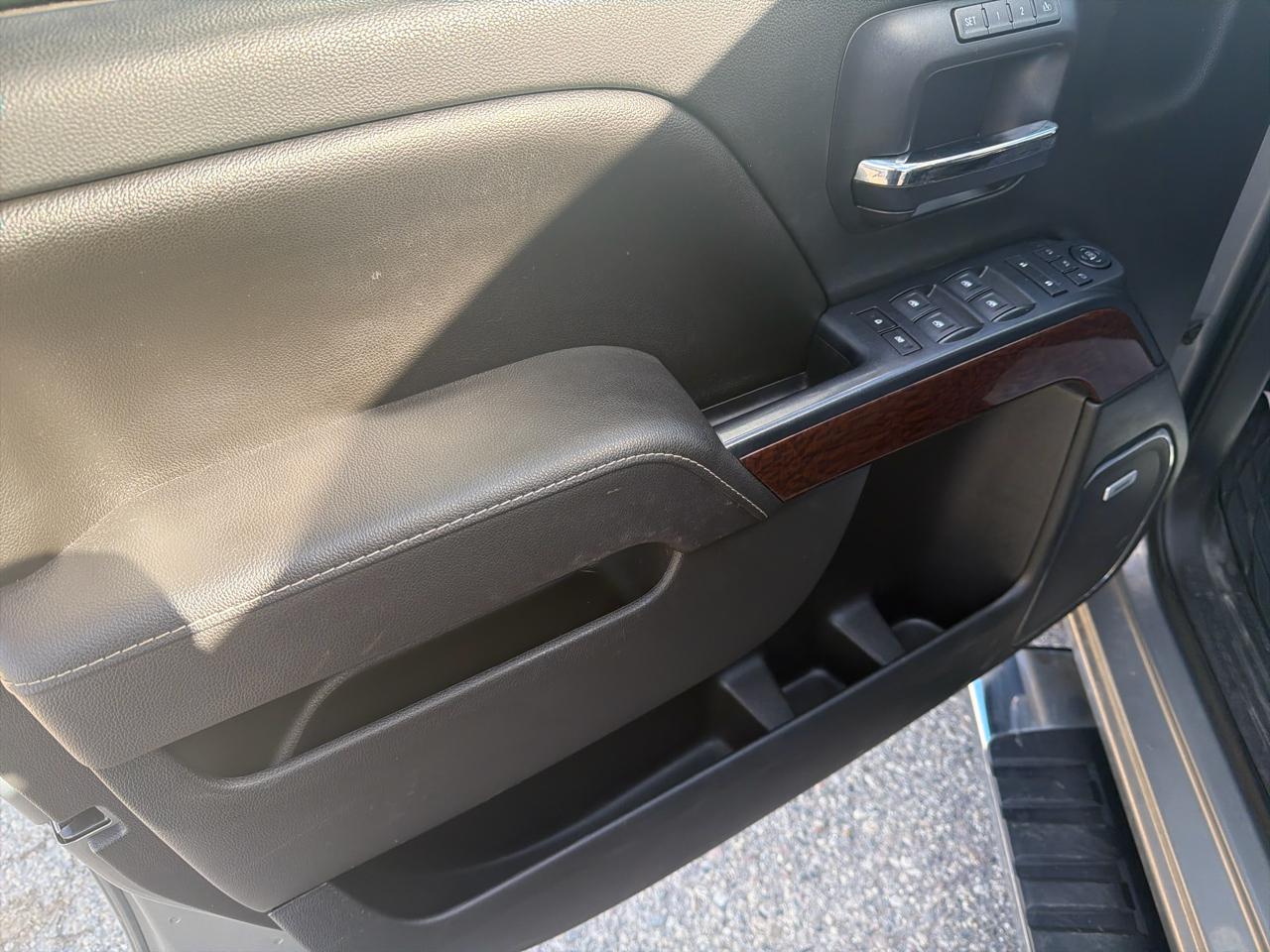 GMC Sierra 1500 4WD Crew Cab 153.0" SLT 2017