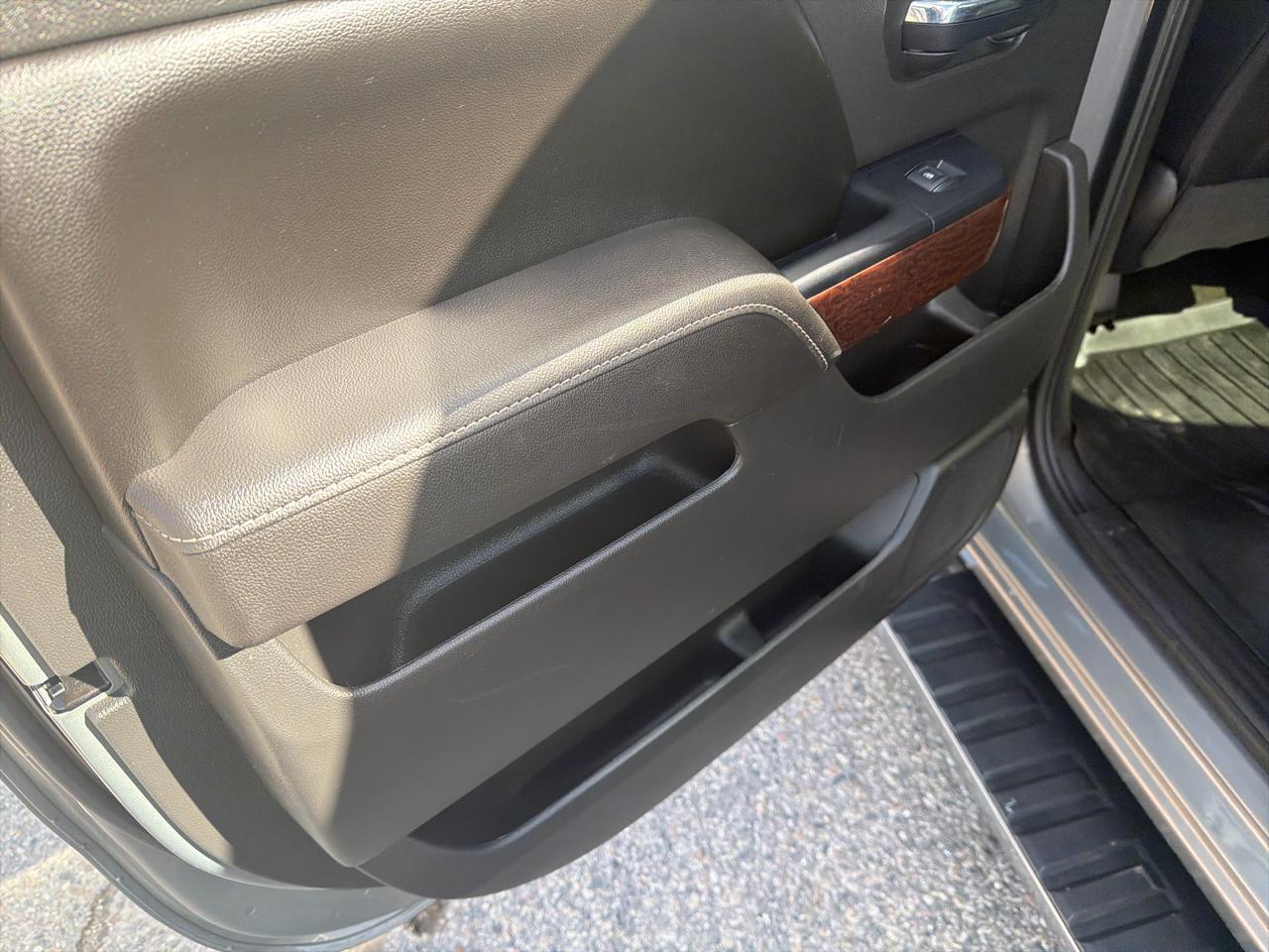 GMC Sierra 1500 4WD Crew Cab 153.0" SLT 2017