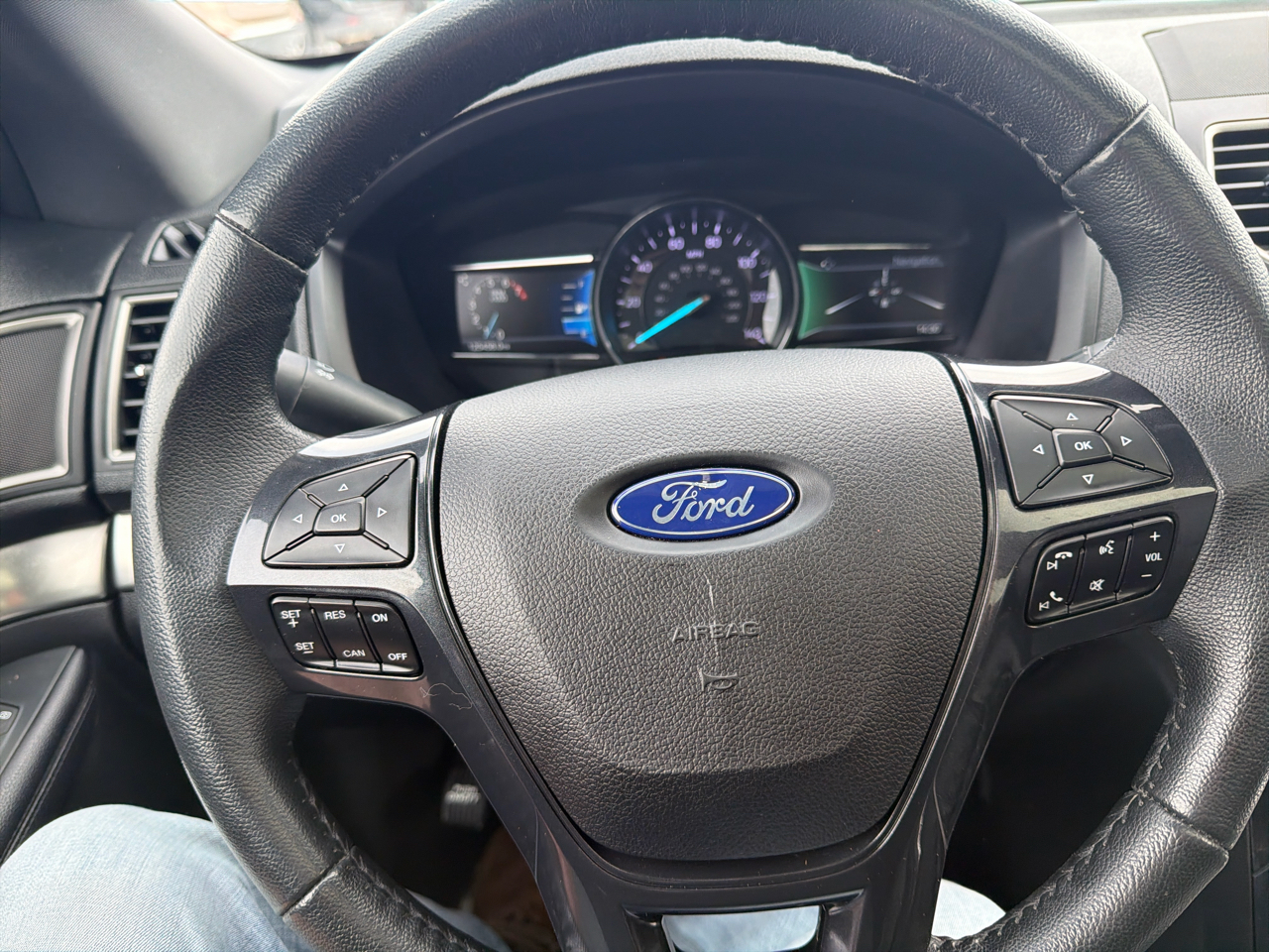 Ford Explorer XLT 4WD 2018