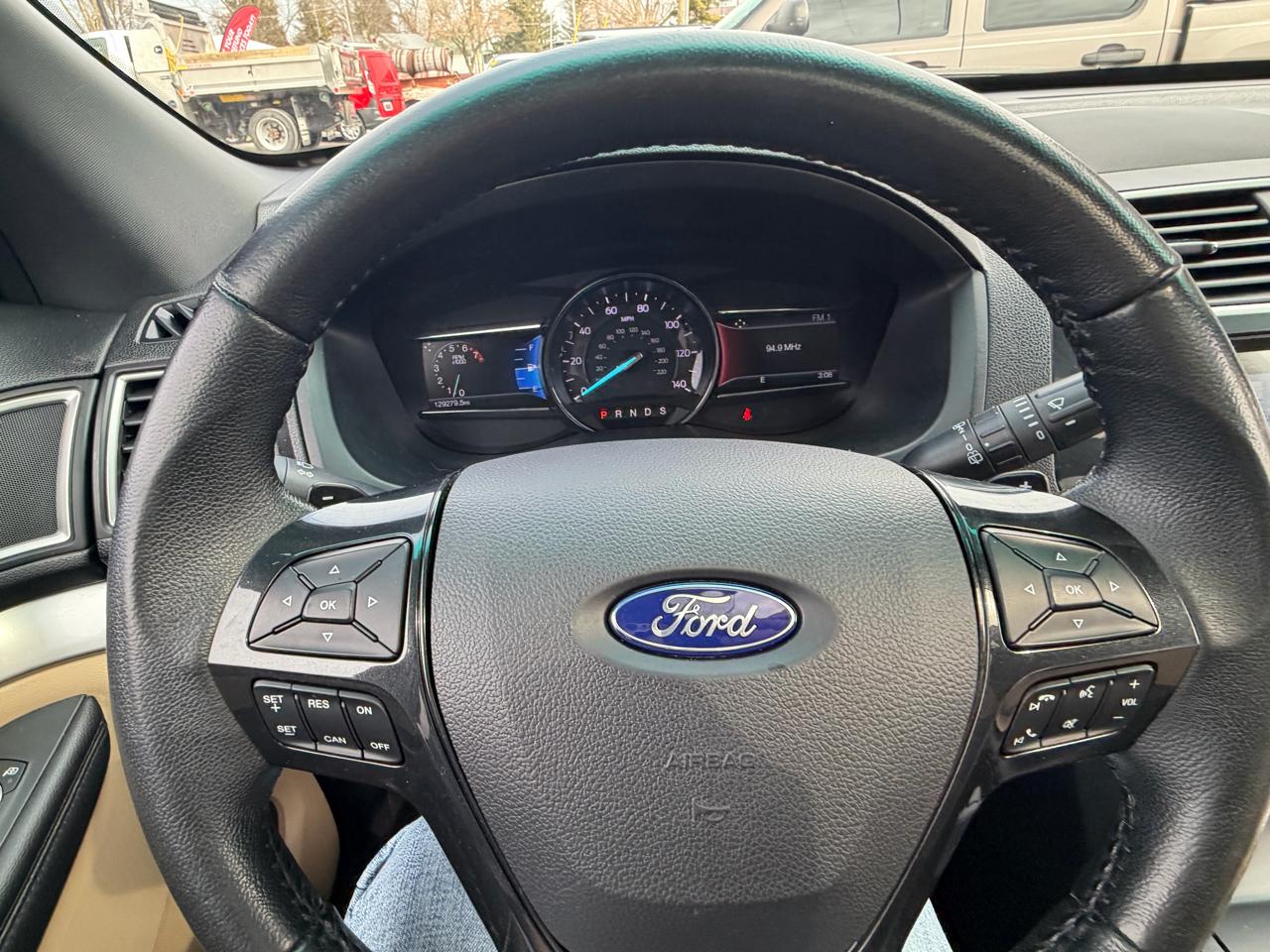 Ford Explorer XLT 4WD 2017