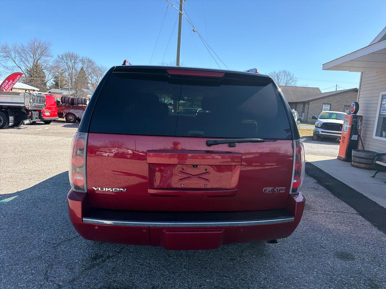 GMC Yukon AWD 4dr Denali 2014