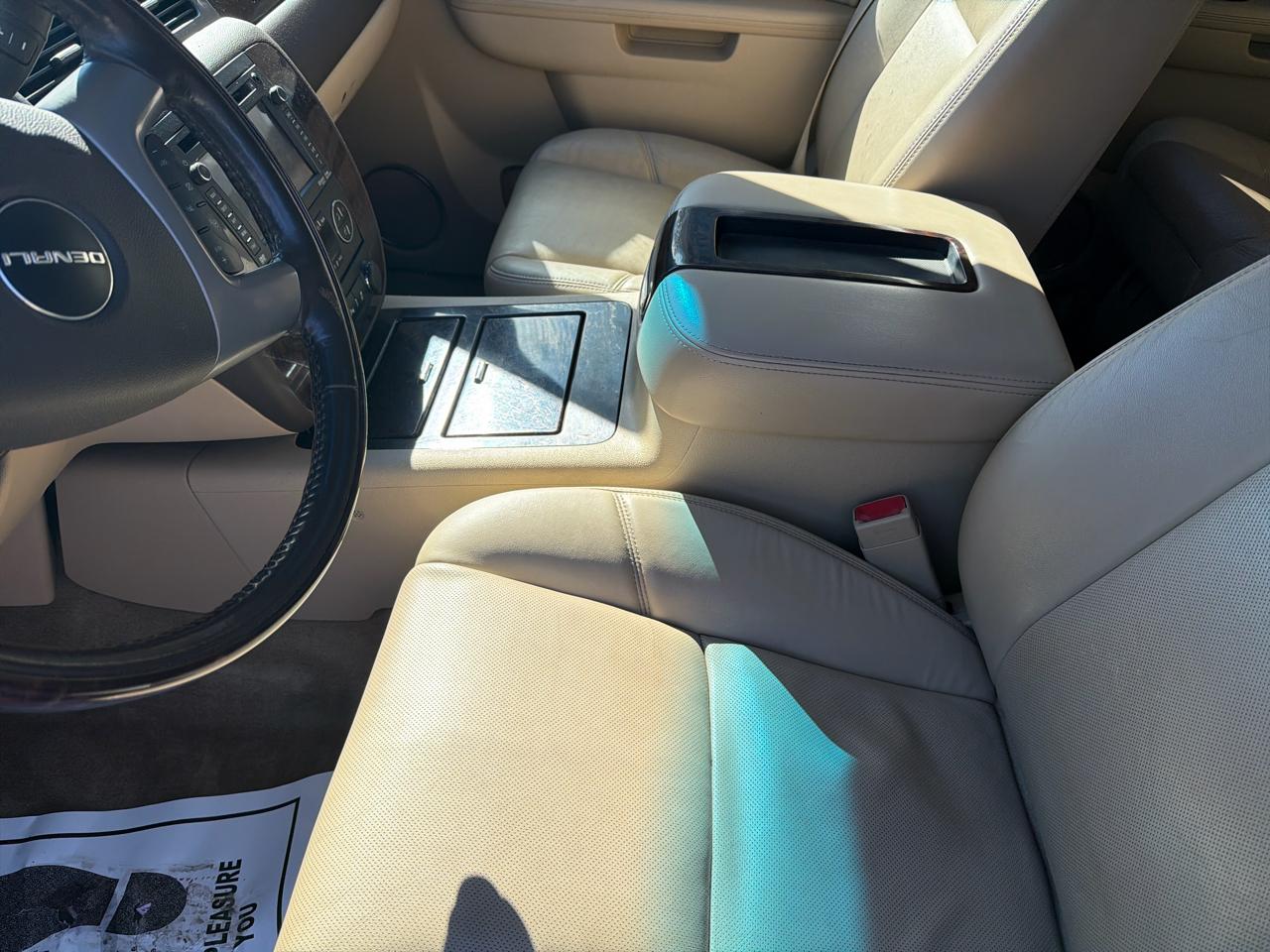 GMC Yukon AWD 4dr Denali 2014