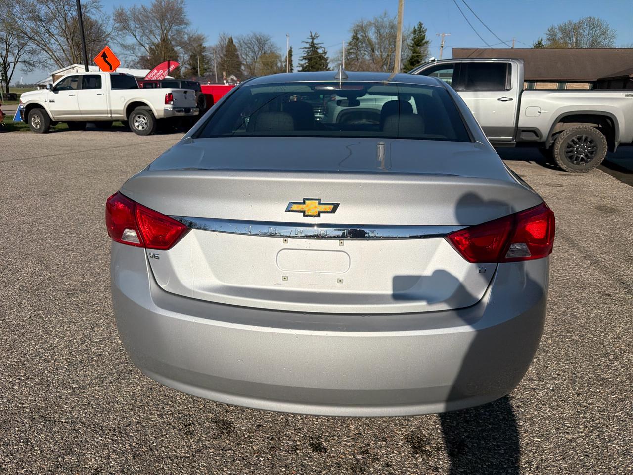 Chevrolet Impala 4dr Sdn LT w/1LT 2018