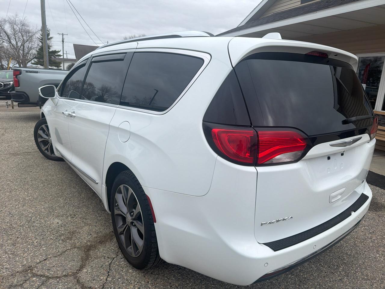 Chrysler Pacifica Limited FWD 2017