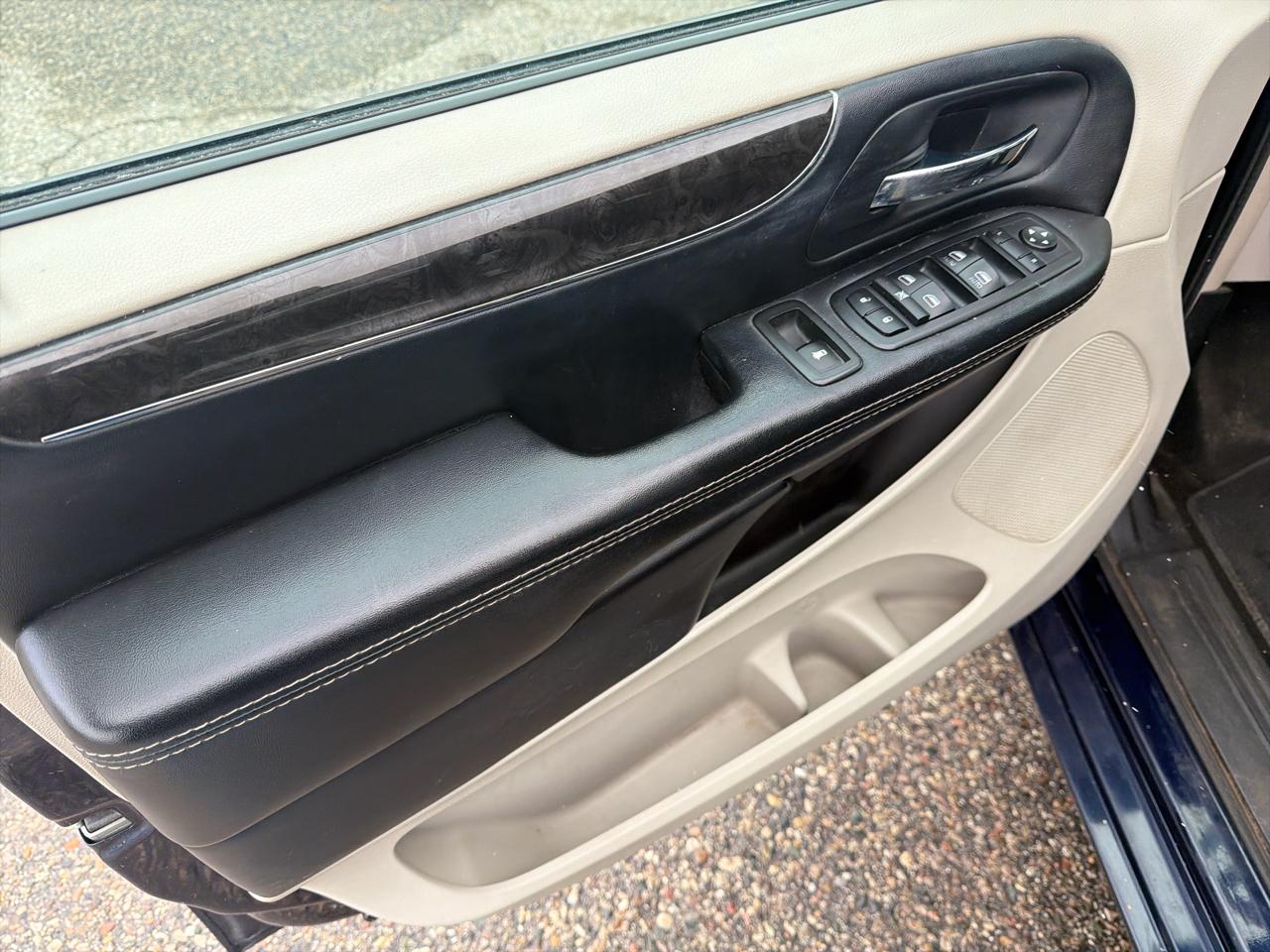 Chrysler Town & Country 4dr Wgn Touring 2015