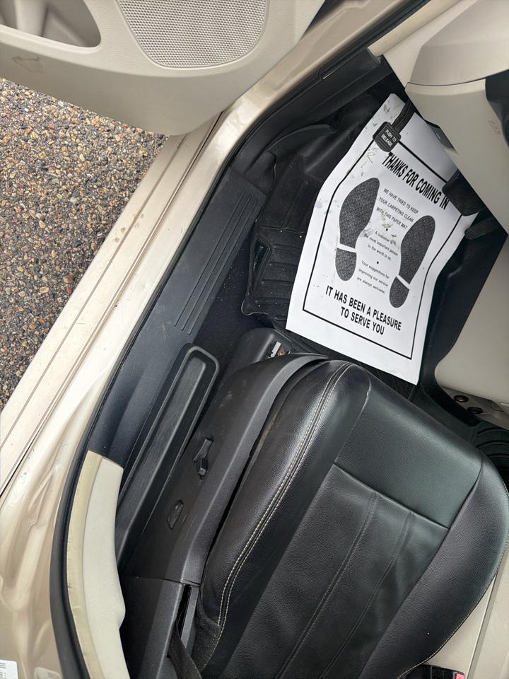 Chrysler Town & Country 4dr Wgn Touring 2013