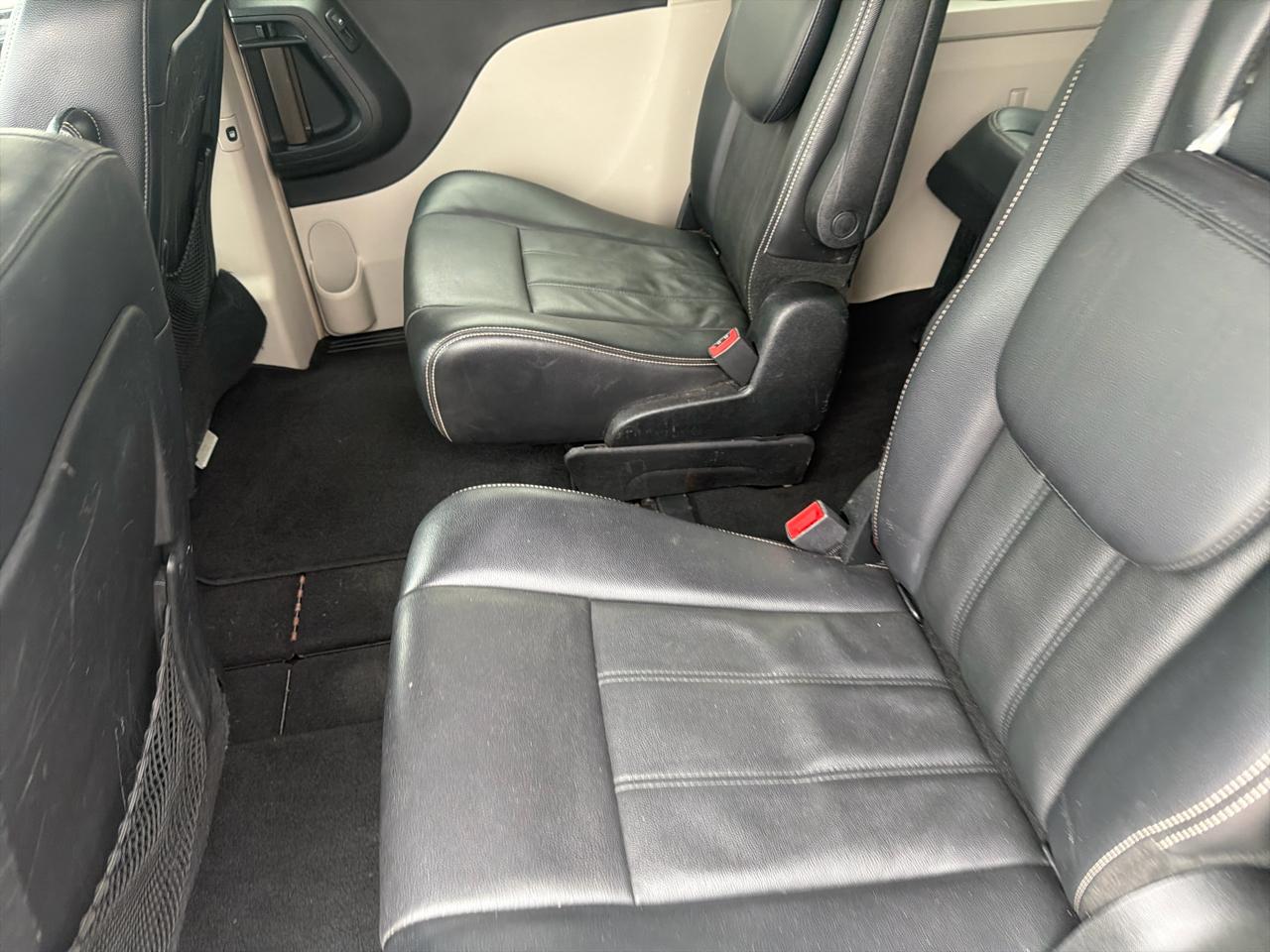 Chrysler Town & Country 4dr Wgn Touring 2013