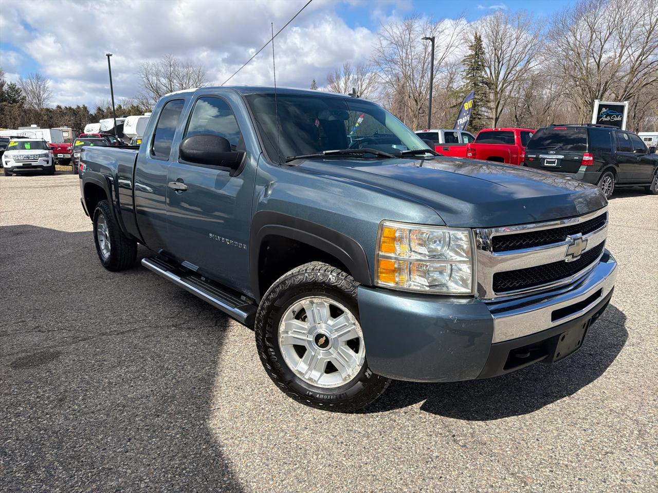 Chevrolet Silverado 1500 4WD Ext Cab 143.5" LT 2009