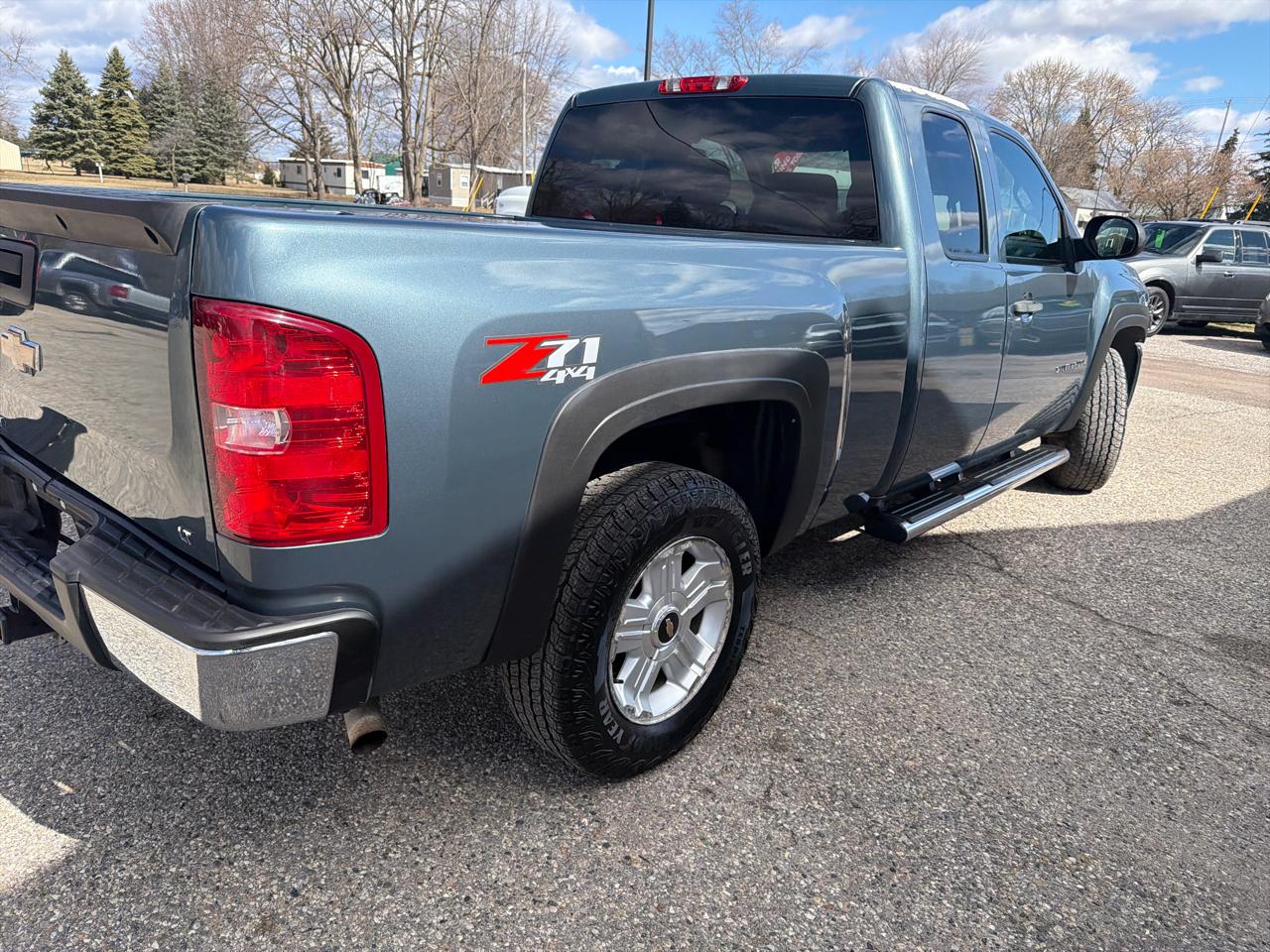 Chevrolet Silverado 1500 4WD Ext Cab 143.5" LT 2009