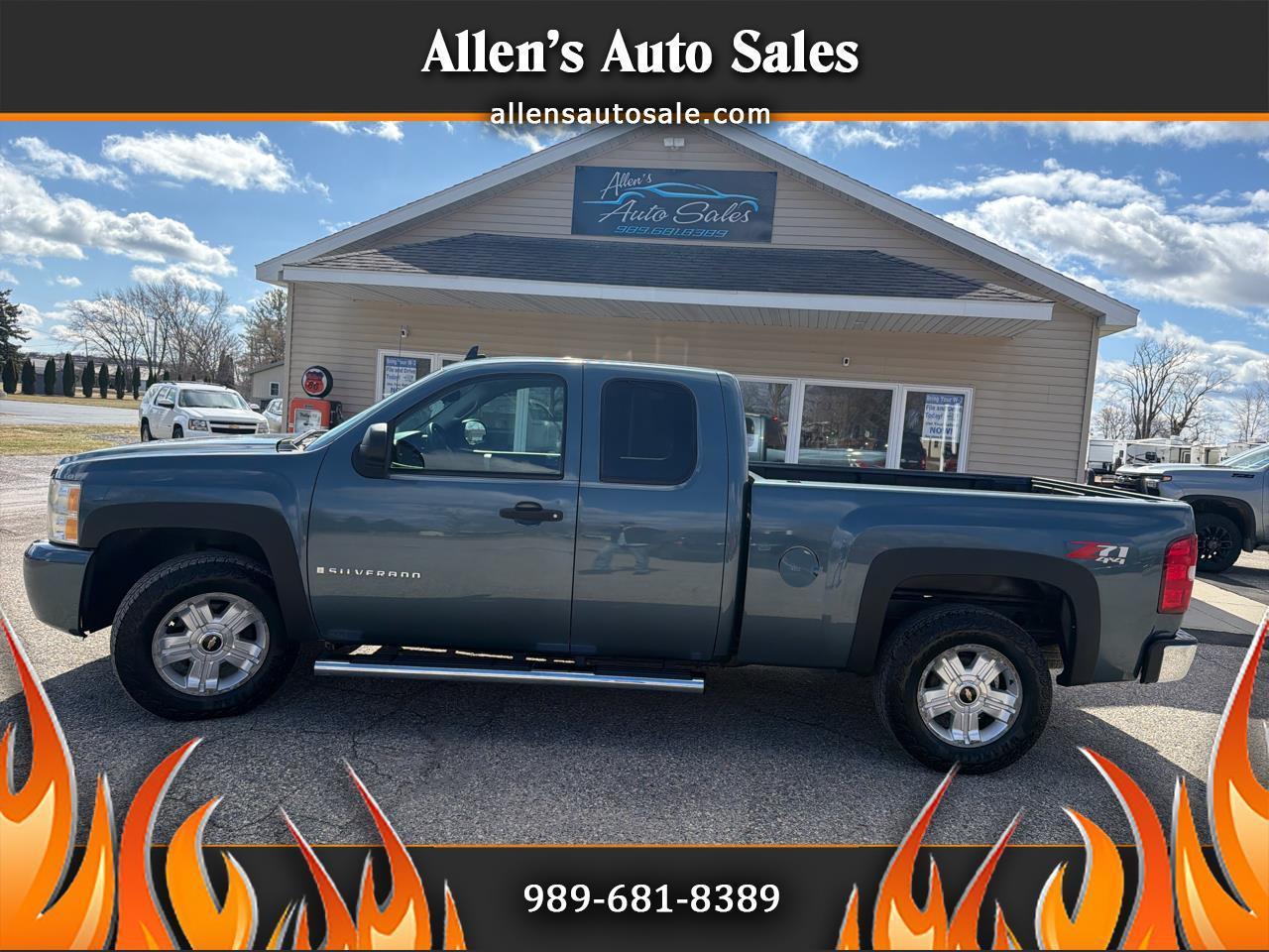 2009 Chevrolet Silverado 1500 4WD Ext Cab 143.5" LT