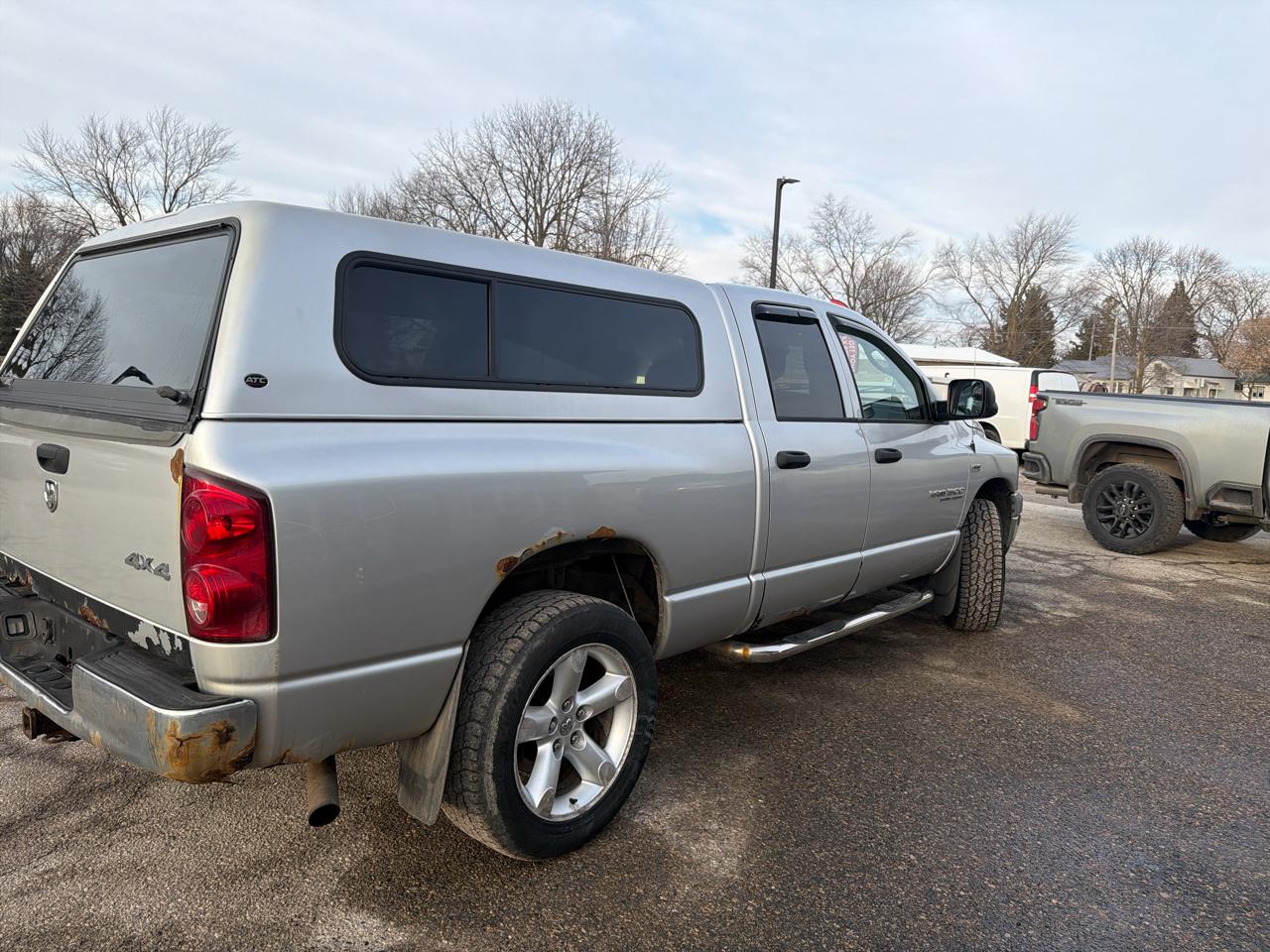 Dodge Ram 1500 4WD Quad Cab 140.5" SLT 2007