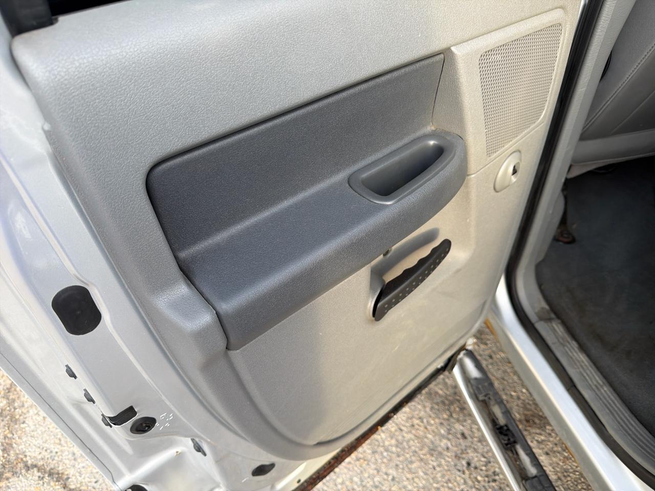 Dodge Ram 1500 4WD Quad Cab 140.5" SLT 2007