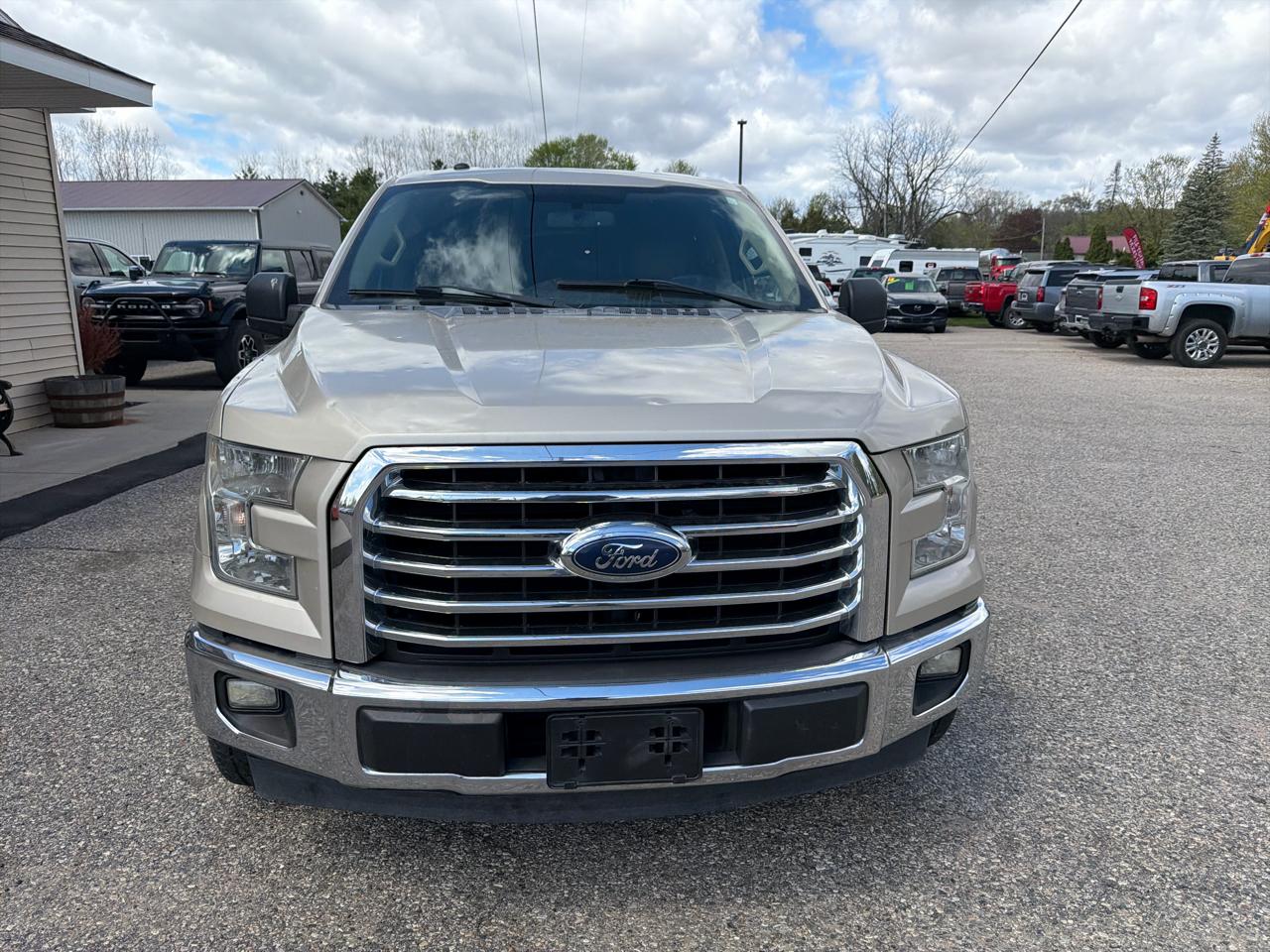 Ford F-150 XLT 2WD SuperCrew 5.5' Box 2017