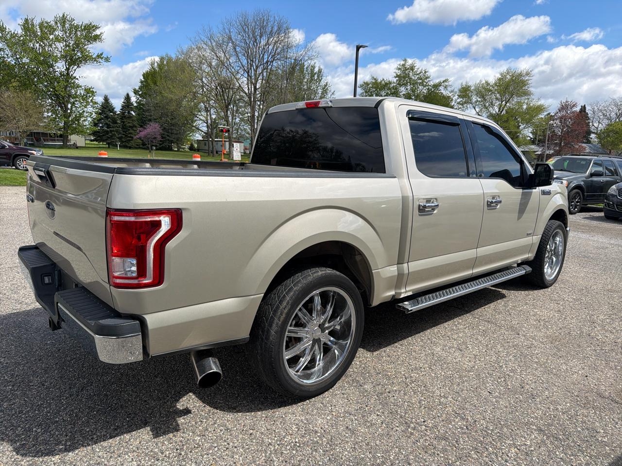 Ford F-150 XLT 2WD SuperCrew 5.5' Box 2017