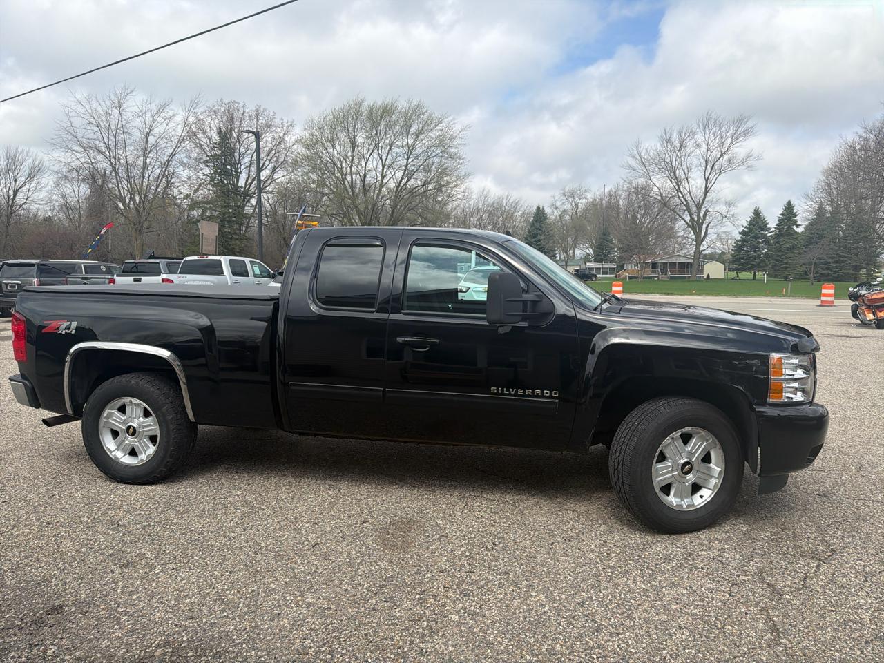 Chevrolet Silverado 1500 4WD Ext Cab 143.5" LT 2012