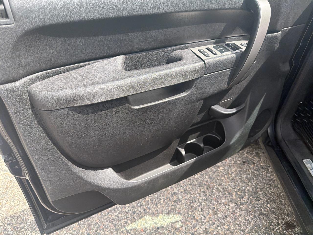 Chevrolet Silverado 1500 4WD Ext Cab 143.5" LT 2012