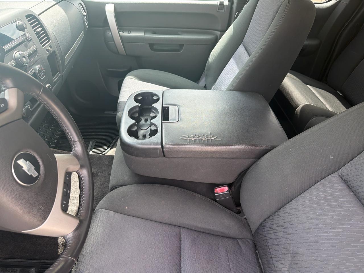 Chevrolet Silverado 1500 4WD Ext Cab 143.5" LT 2012