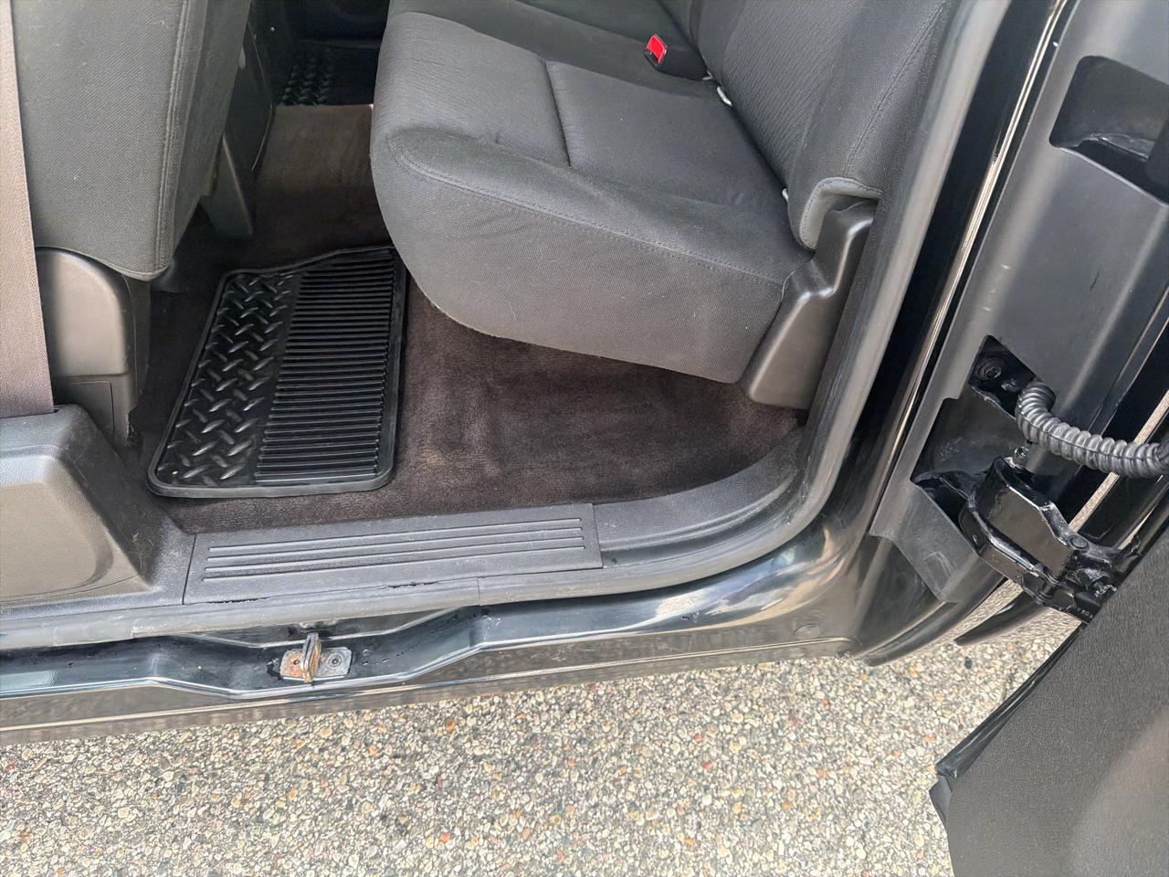 Chevrolet Silverado 1500 4WD Ext Cab 143.5" LT 2012