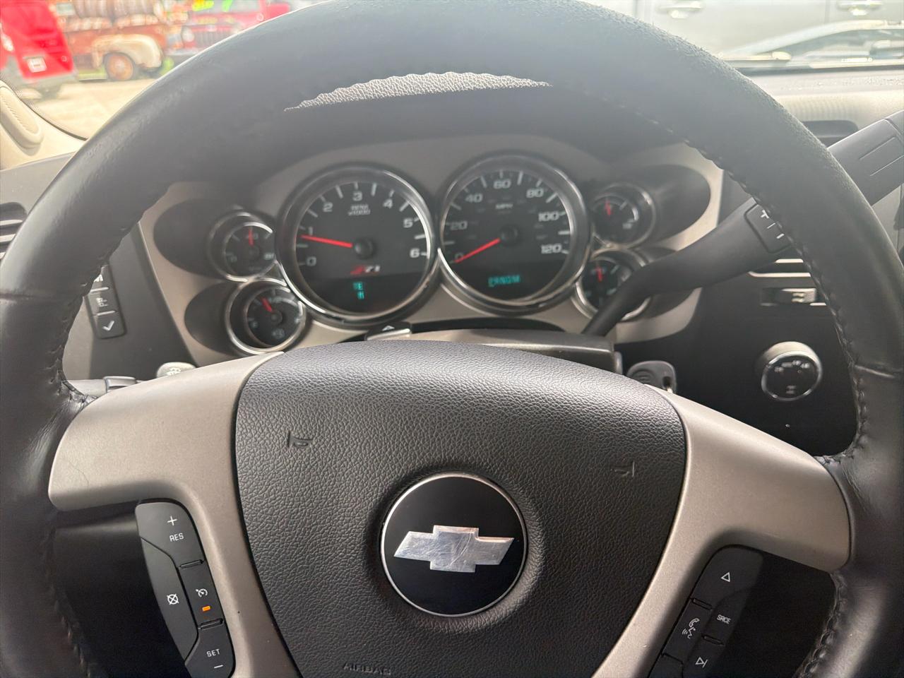 Chevrolet Silverado 1500 4WD Ext Cab 143.5" LT 2012