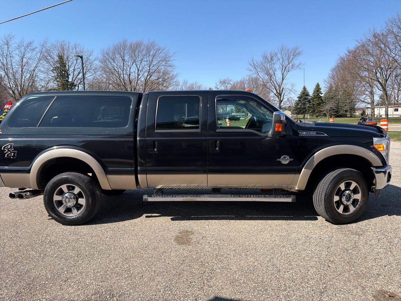Ford Super Duty F-350 SRW Crew Cab 156" Lariat 4WD 2011