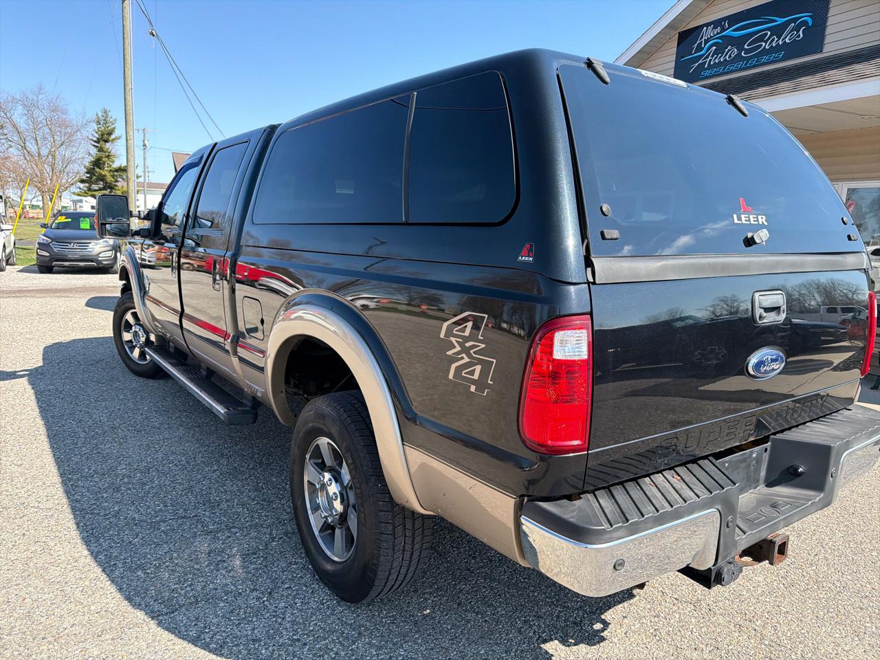 Ford Super Duty F-350 SRW Crew Cab 156" Lariat 4WD 2011