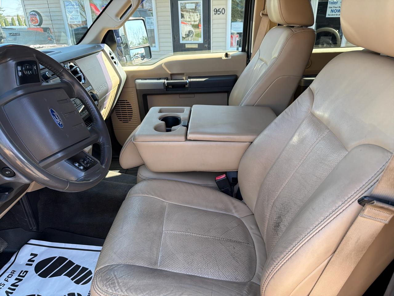 Ford Super Duty F-350 SRW Crew Cab 156" Lariat 4WD 2011