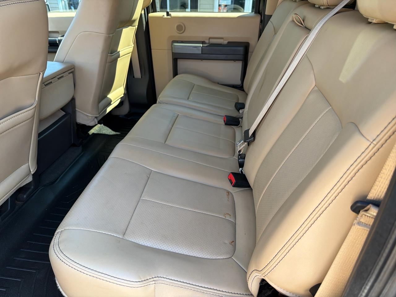 Ford Super Duty F-350 SRW Crew Cab 156" Lariat 4WD 2011